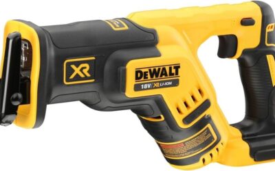 Test de la scie sabre DeWalt DCS367N : puissance et compacité