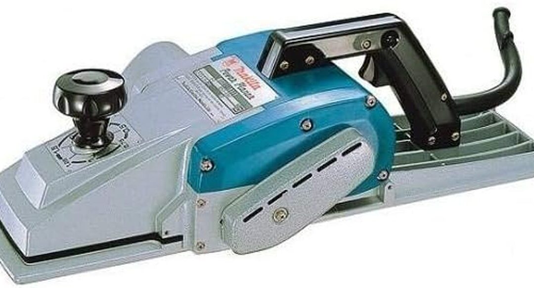 Test du rabot filaire 1200 W Makita 1806B-2