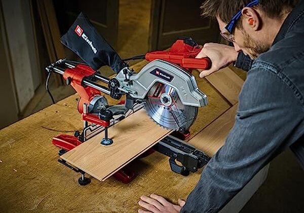 Découvrez notre test détaillé de la scie à onglet radiale Einhell TE-SM 10 L Dual 2100 W : caractéristiques, performances et verdict sur cet outil professionnel. 