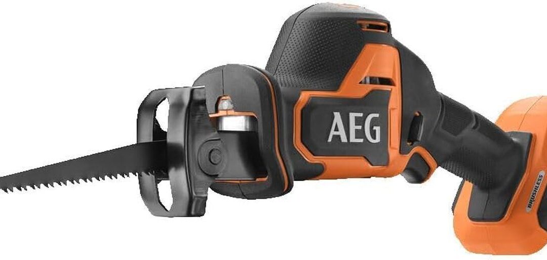 Test De La Scie Sabre AEG SubCompact 18V PRO18V : puissance Et Précision