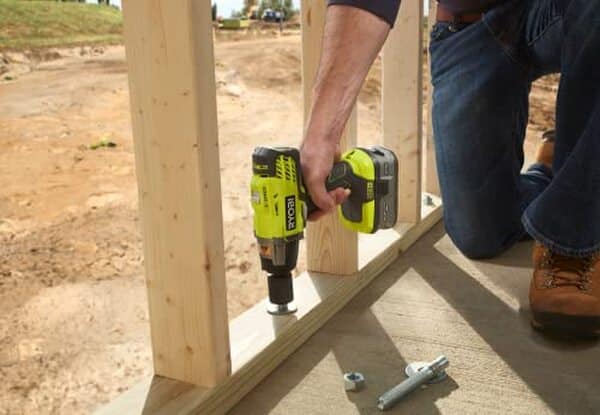 Découvrez notre avis détaillé sur la boulonneuse électrique Ryobi R18IW3-120S3 : performances, autonomie et fiabilité pour tous vos travaux sans fil.